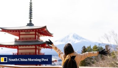Chinese tourists splash the cash in Japan as weak yen drives travel surge