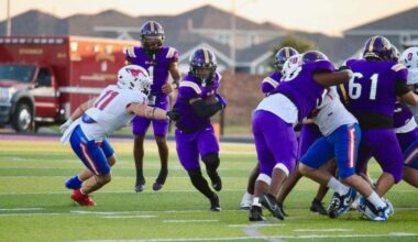 Everman surprises Grapevine to open district with a win over the Mustangs