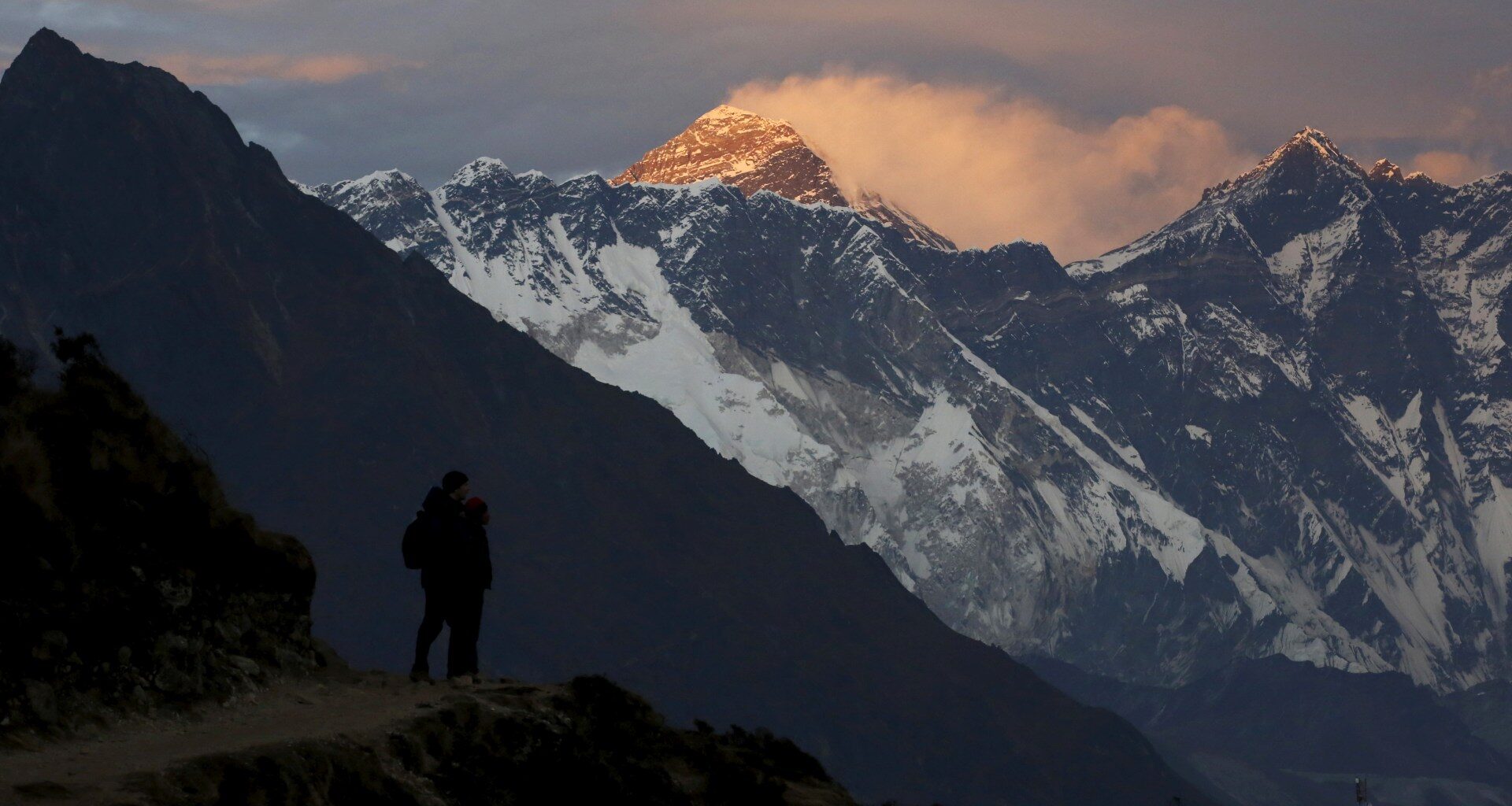 In a first, Polish climber skis down Everest without supplemental oxygen | Mount Everest News