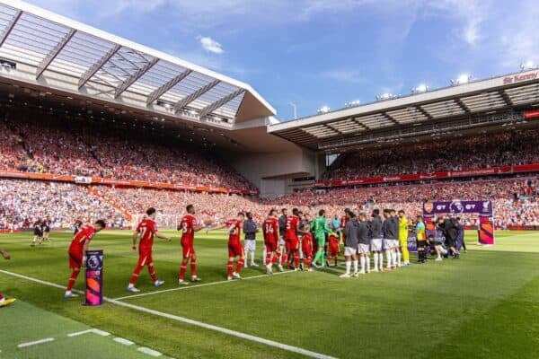 LIVERPOOL, ENGLAND - Sunday, May 11, 2025: Arsenal players give the newly crowned Premier League Champions a guard of honour before the FA Premier League match between Liverpool FC and Arsenal FC at Anfield. The game ended in a 2-2 draw. (Photo by David Rawcliffe/Propaganda)