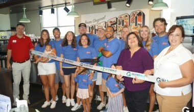 HTeaO celebrated its grand opening in Glendale July 19 with a ribbon cutting led by the Glendale Chamber of Commerce. DIgnitaries included Glendale Council Member Dianne Guzman, second from right, and chamber Business Development Manager David Rush