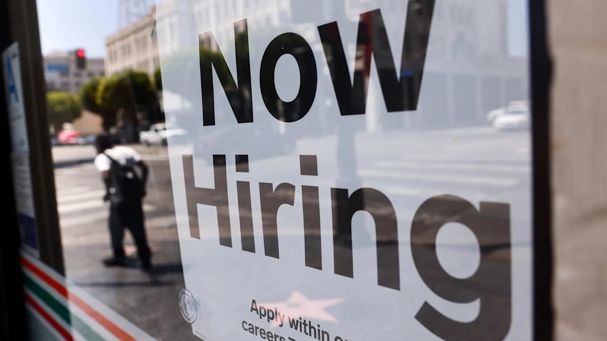 Only 10% of job seekers believe recruiters see most applications, survey finds