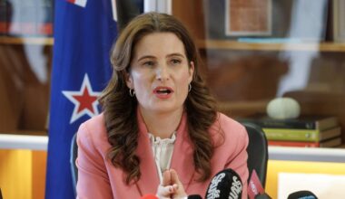 New Zealand June quarter GDP drops 0.9% – Stats NZ