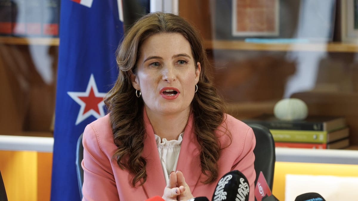 New Zealand June quarter GDP drops 0.9% – Stats NZ