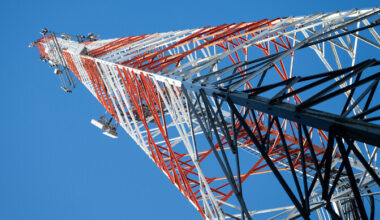 Study: Mobile networks working well but wired internet too expensive in Estonia | News