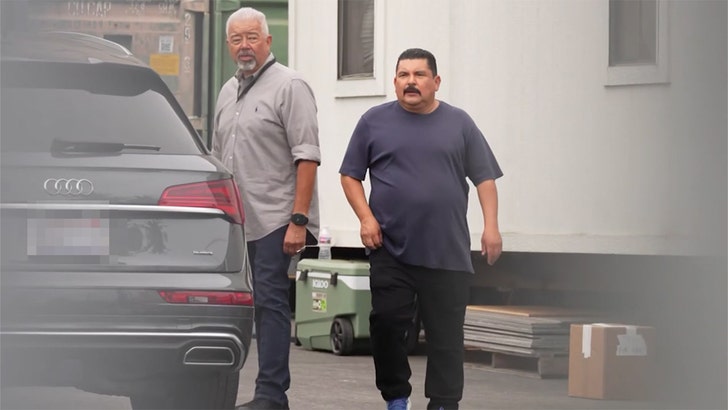 091725_guillermo_leaves_studio_kal