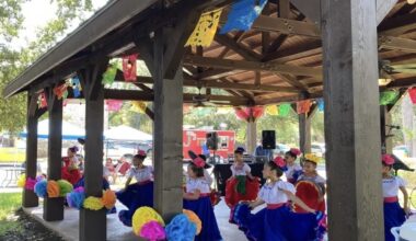 folklorico dancers