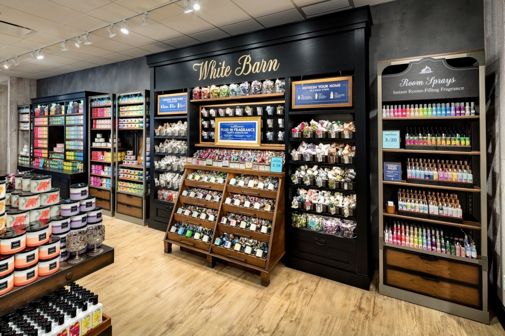 Bath & Body Works interior with shelves displaying products