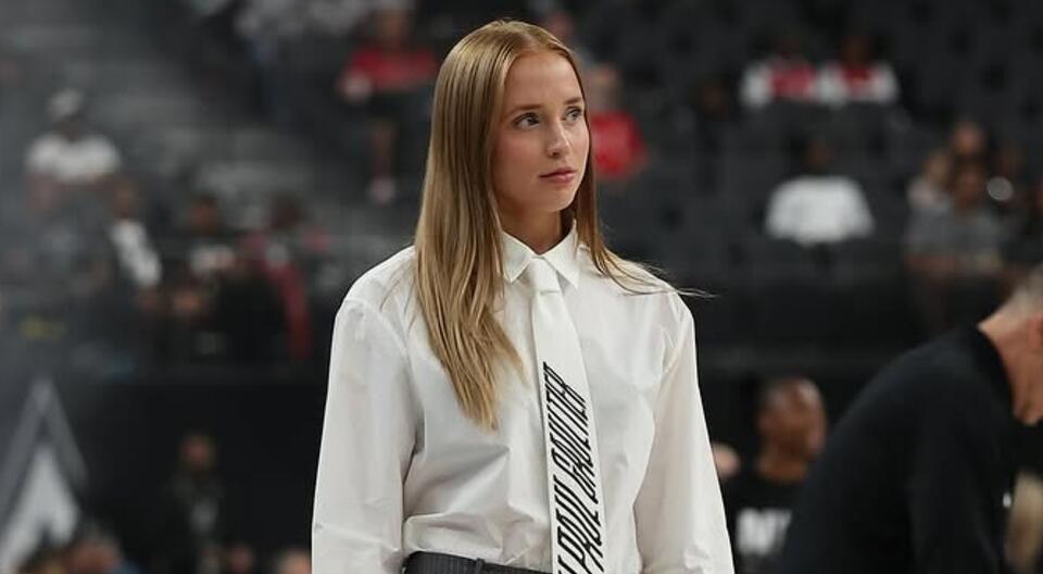 WNBA Star Hailey Van Lith’s Sizzling Schoolgirl Skirt and Knee-High Socks Ignite Social Media Frenzy [PHOTOS]