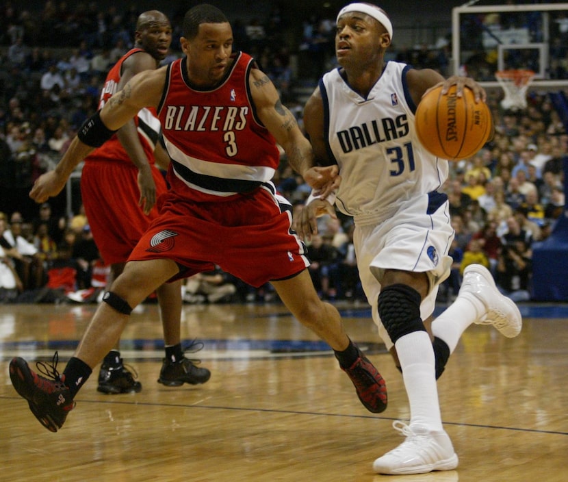 ORG XMIT: *S0405276710* Taken Sunday, 1/26/2003 --- DIGITAL  #40389----Dallas' Nick Van Exel...
