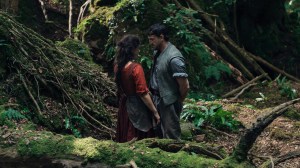 Jessie Buckley and Paul Mescal in HAMNET