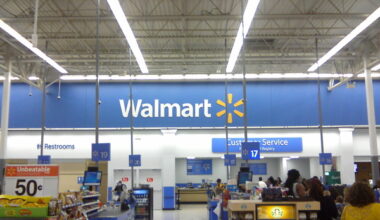 KeyBanc Capital Markets Maintains an Overweight Rating on Walmart Inc. (WMT) with a Price Target of $110