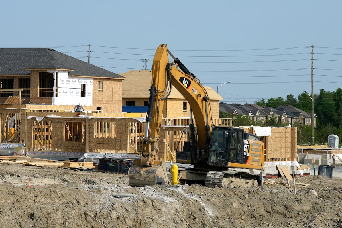 Job vacancy rate tumbles to eight-year low as openings dry up
