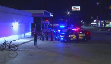 Man slashes girlfriend's foot in San Antonio