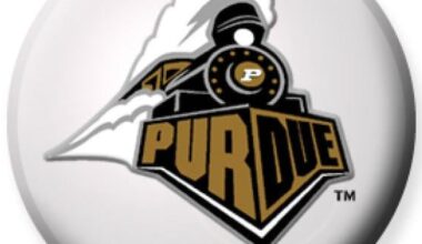 Smith, Kaufman-Renn Garner Preseason Honors from Blue Ribbon Magazine | Sports