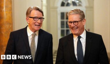 Starmer defended Mandelson after No 10 officials knew about Epstein emails