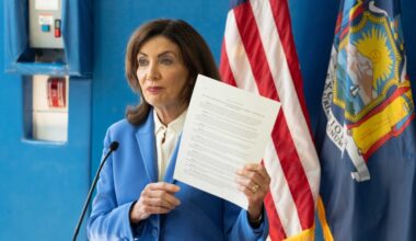 Hochul protects New Yorkers with COVID vax order