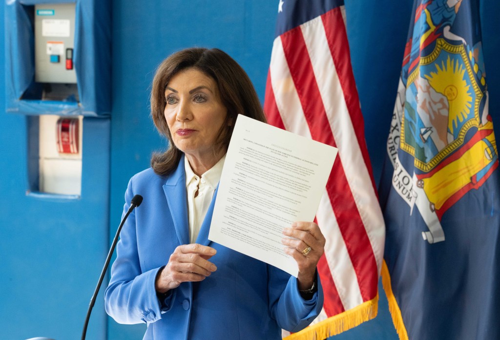 Hochul protects New Yorkers with COVID vax order
