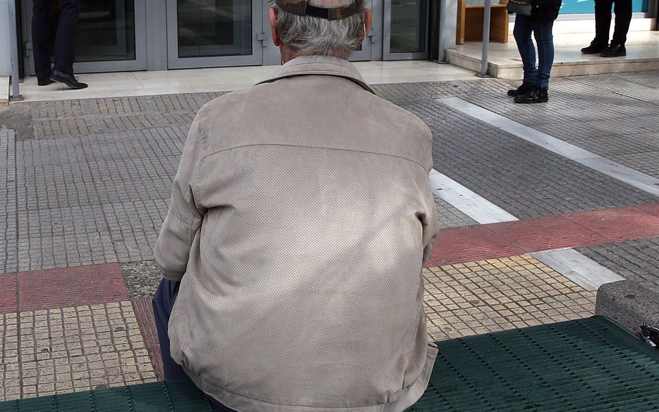 Indebted retirees wary of options for applying for a pension