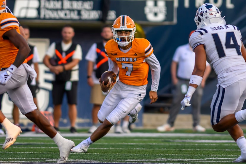 UTEP quarterback Malachi Nelson (7) runs the football during the second half of an NCAA...