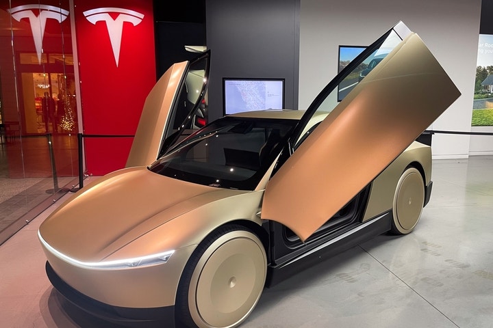 Tesla's AI And Robotaxi Push Could Add $1 Trillion, Analyst Says