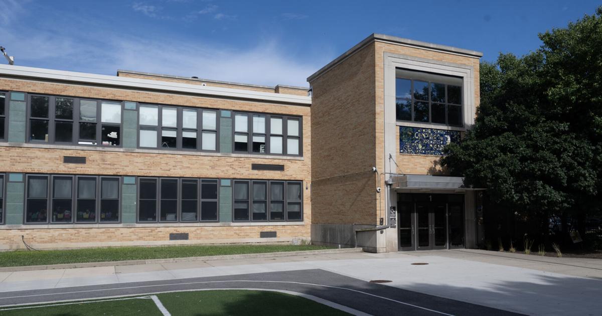 Chicago Public Schools enrollment drops, preliminary data show | Evening Digest
