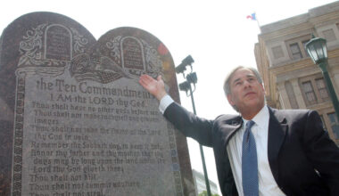 Texas Schools 10 Commandment Law In Effect For Most Public Schools | News Radio 1200 WOAI