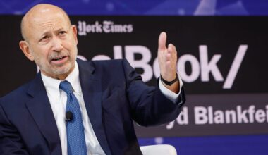 US Economy Due for a Crisis, Warning Signs in Credit, Lloyd Blankfein Says