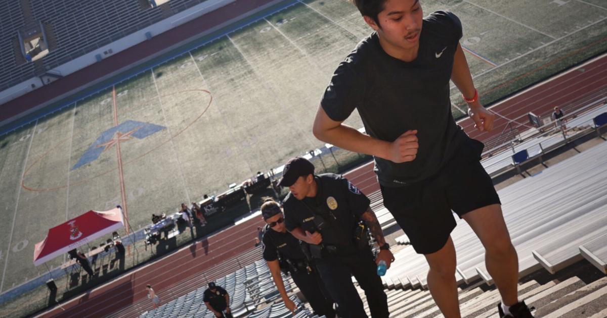 Photos: Community climbs Steps of Valor, honors 9/11 first responders | Multimedia