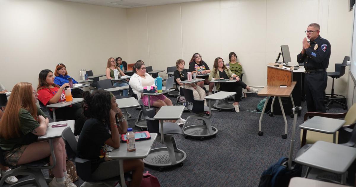 Students investigate cold cases in new course, partnered with Arlington Police Department | News
