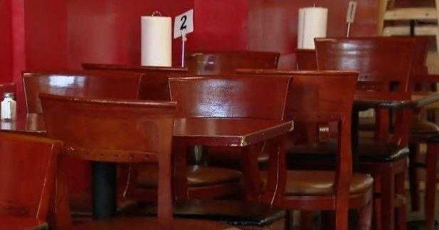 Restaurants in Chicago area Latino communities see drop in sit-down customers amid ICE crackdown | National