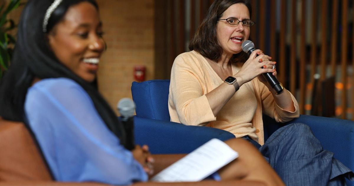 UTA president discusses free speech, University Center renovations, ICE at Cookies with Cowley | Campus