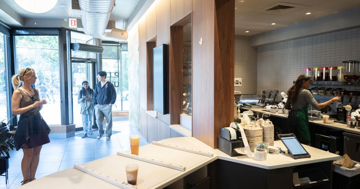 Starbucks closing some Chicago stores amid nationwide restructuring | Evening Digest