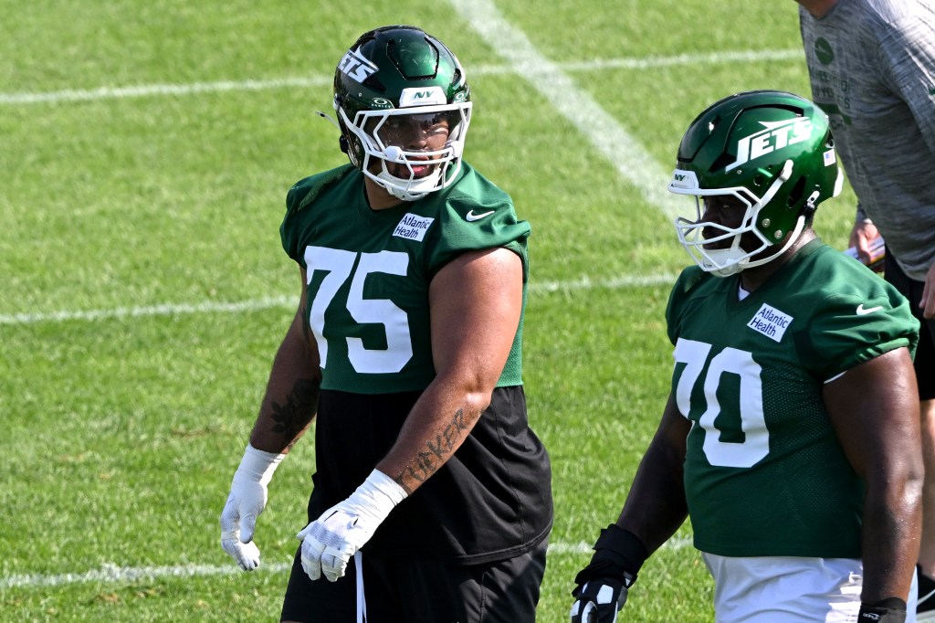 Alijah Vera-Tucker during Jets training camp.