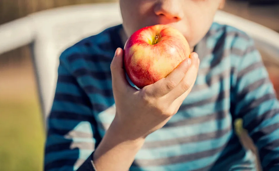 Did you know that eating apples can be good for your teeth? (Getty Images)