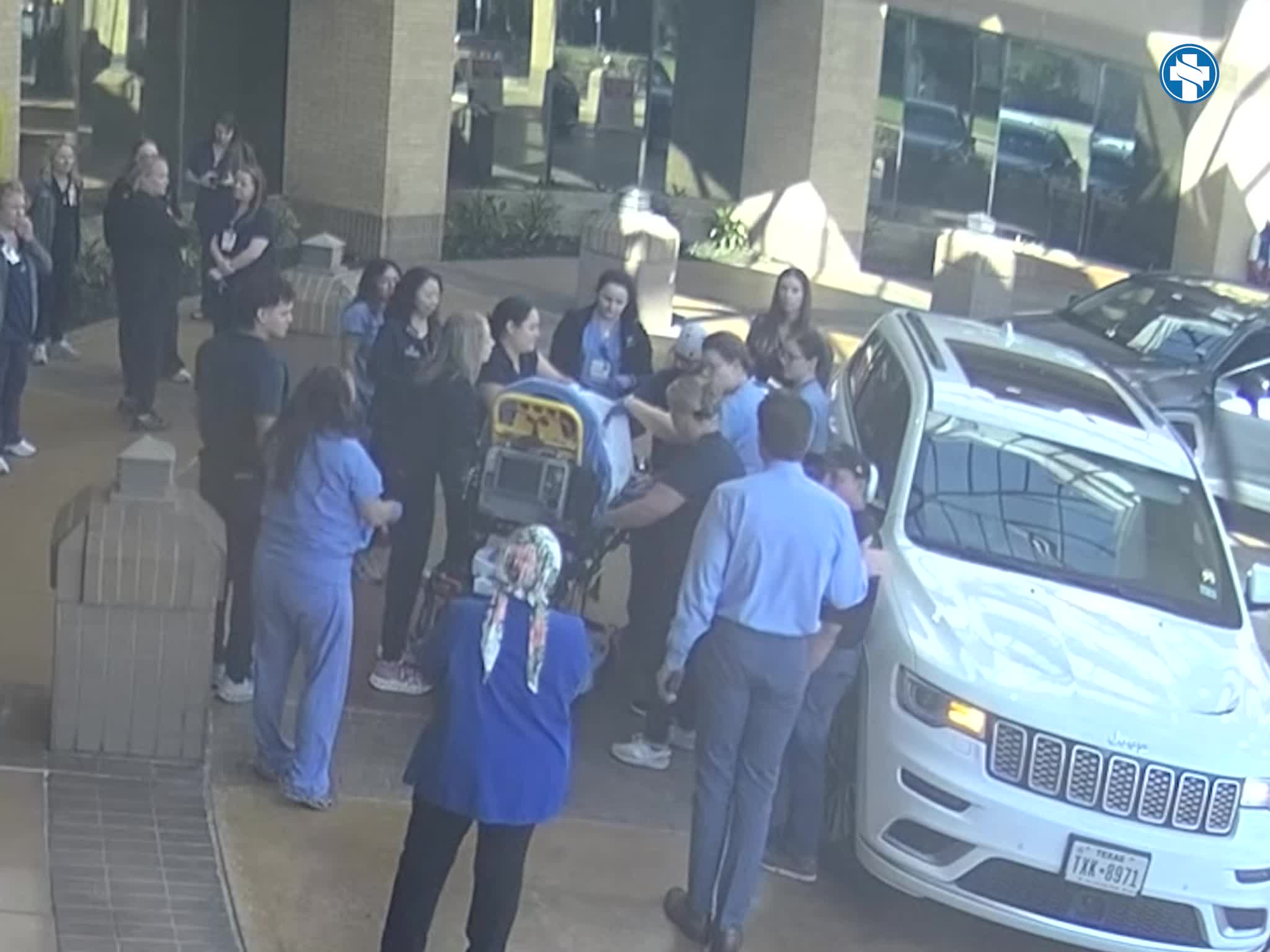 RAW: Baby delivered in parking lot of Dallas hospital