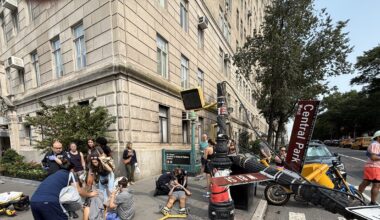 Multiple People Injured After Traffic Light Pole Crashes to the Ground on UWS: Police