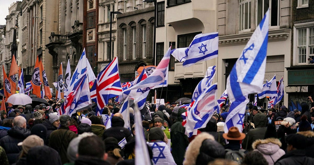 'Dramatic change': Under half of British Jews still back two-state solution, report shows - Haaretz