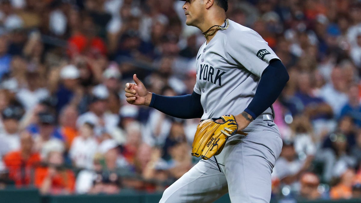 Yankees survive a circus at Houston, winning their series against the Astros