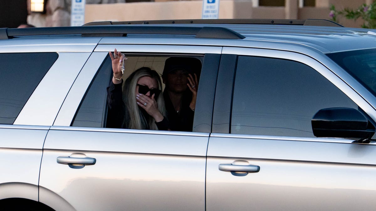 Casket of Charlie Kirk taken to Phoenix mortuary - azcentral.com and The Arizona Republic