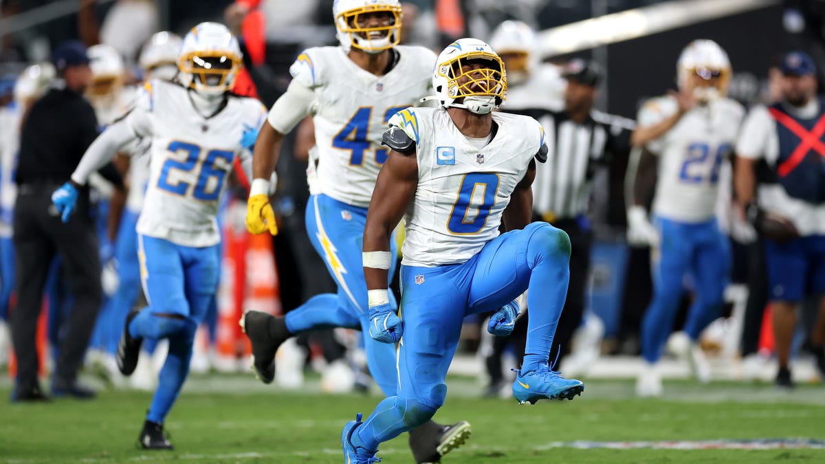 Chargers defense intercepts Geno Smith three times in 'MNF' win: Score