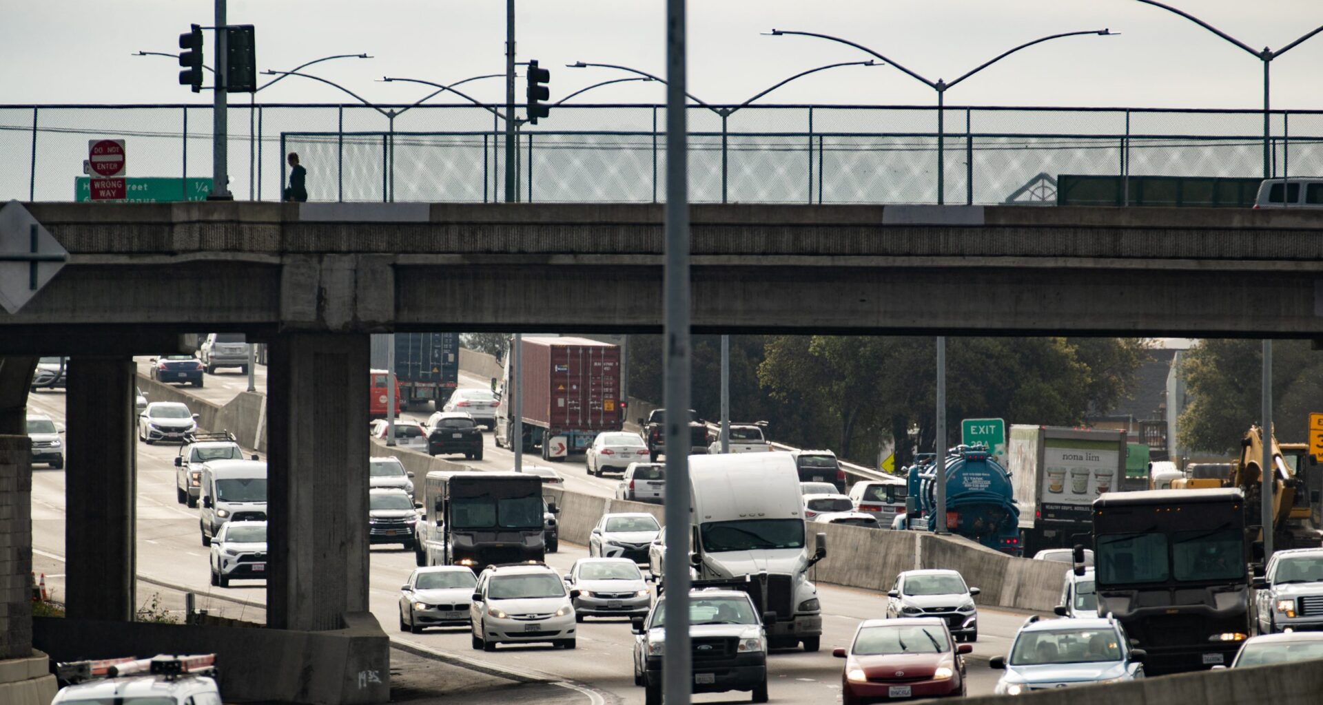 Oakland gets $12M to pay people on parole to clean highways
