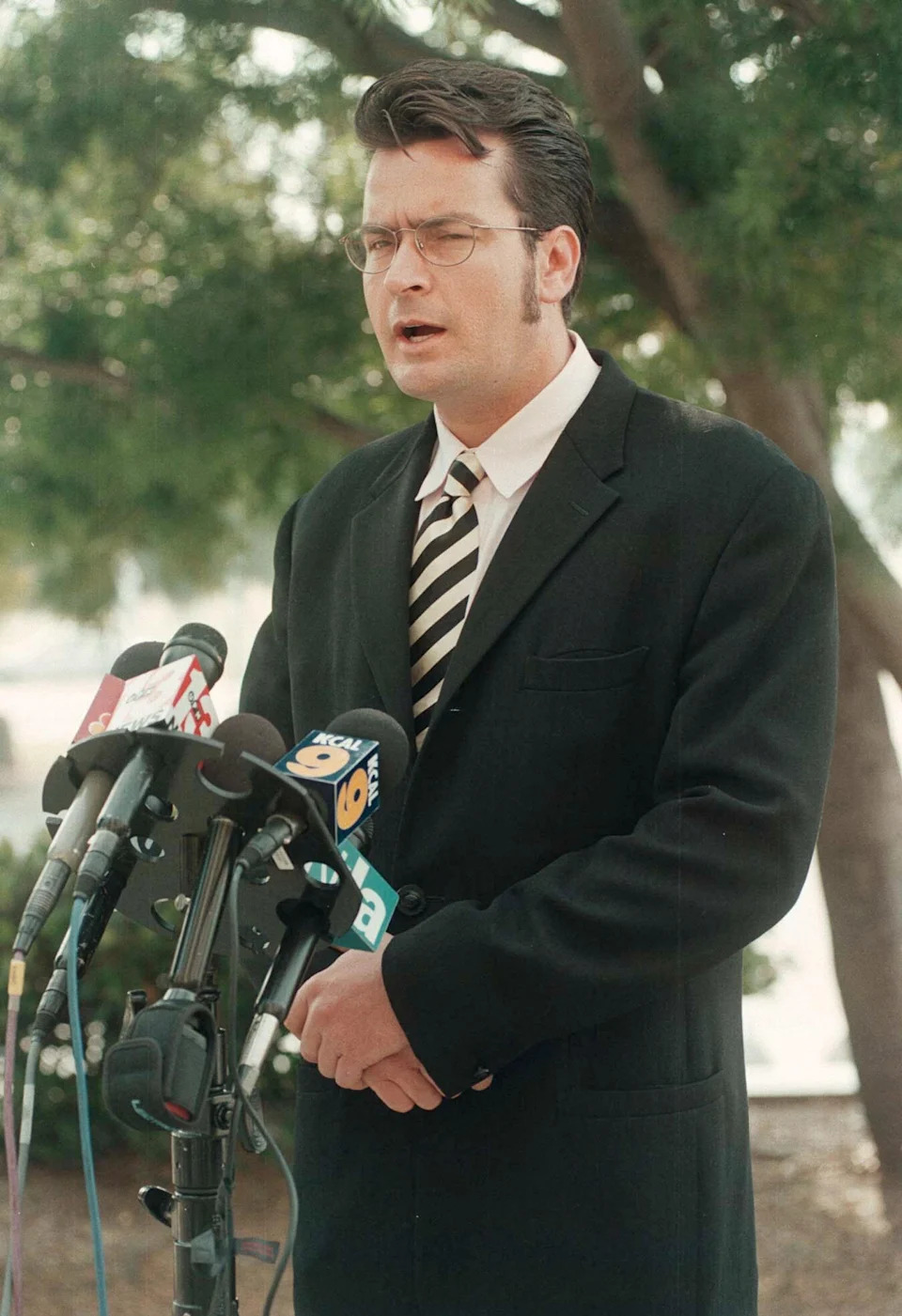  <span class="wp-caption-text">© 1998 RAMEY PHOTO AGENCY 310.828.3445</span>