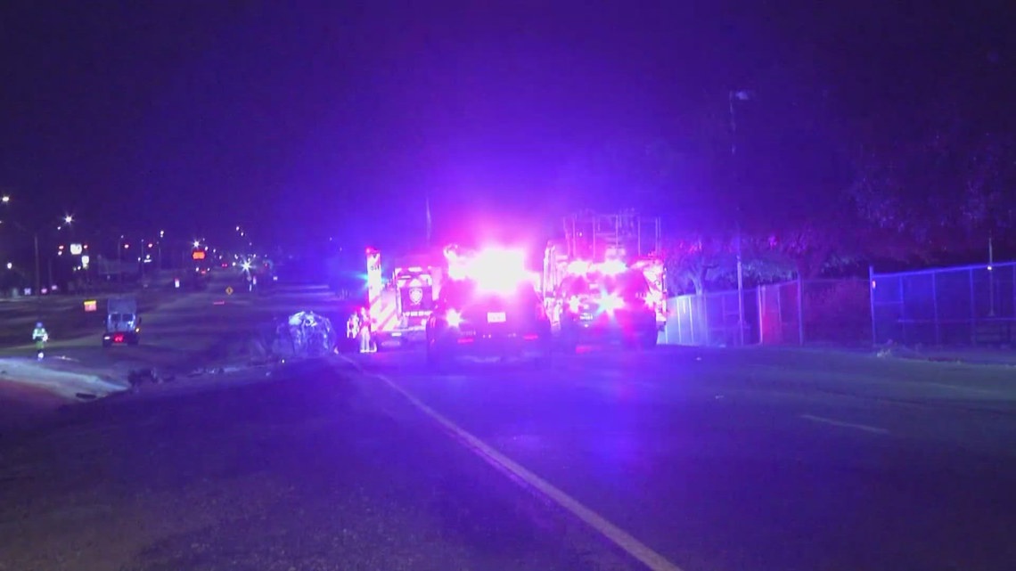 Driver critical after I-35 crash on southwest side