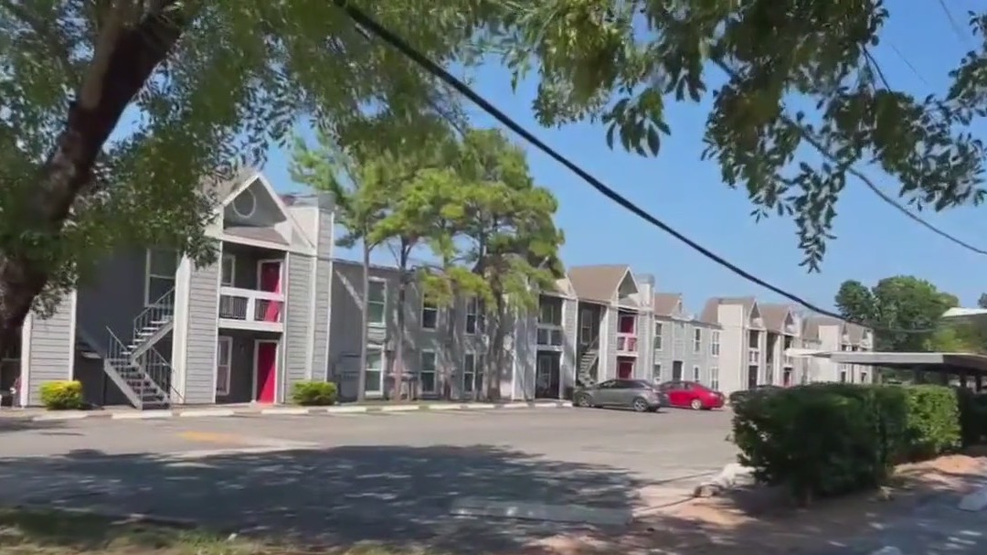 Houston residents blame rise in crime, fear on nearby apartment complexes