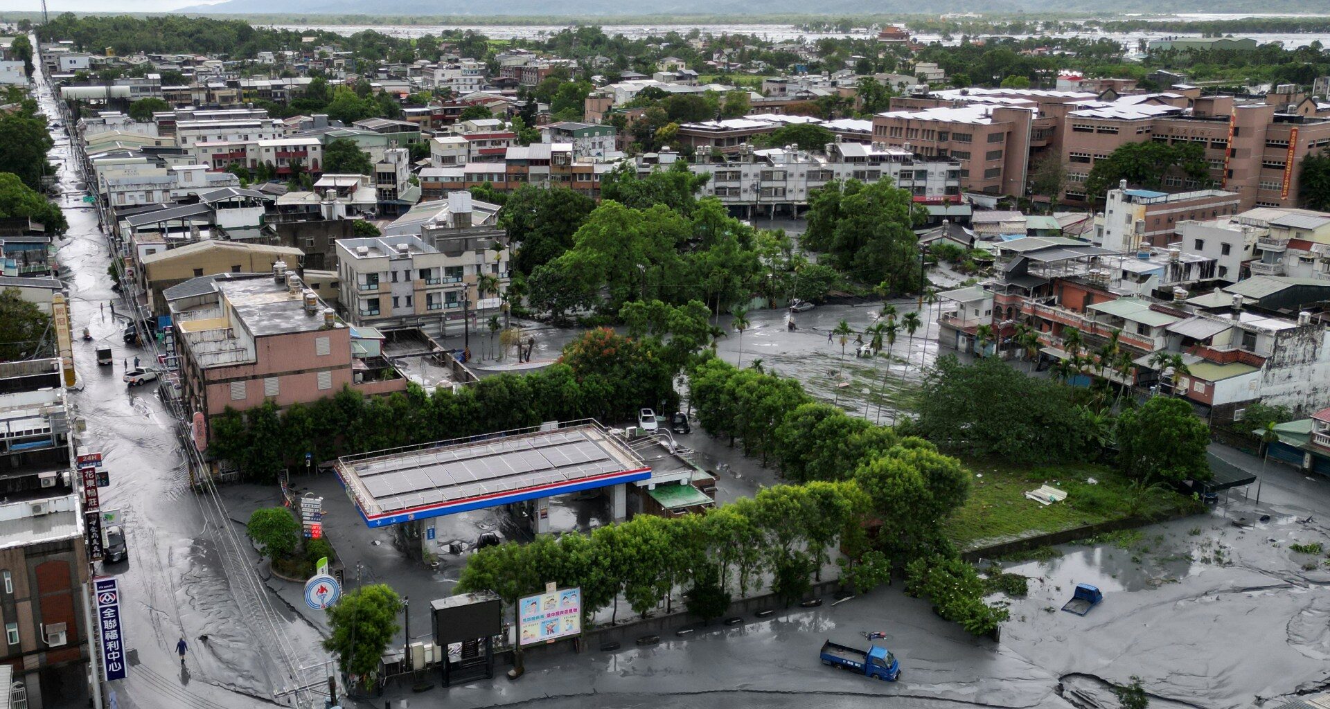 Super Typhoon Ragasa kills 17 in Taiwan, hits Hong Kong with fierce winds | Floods News