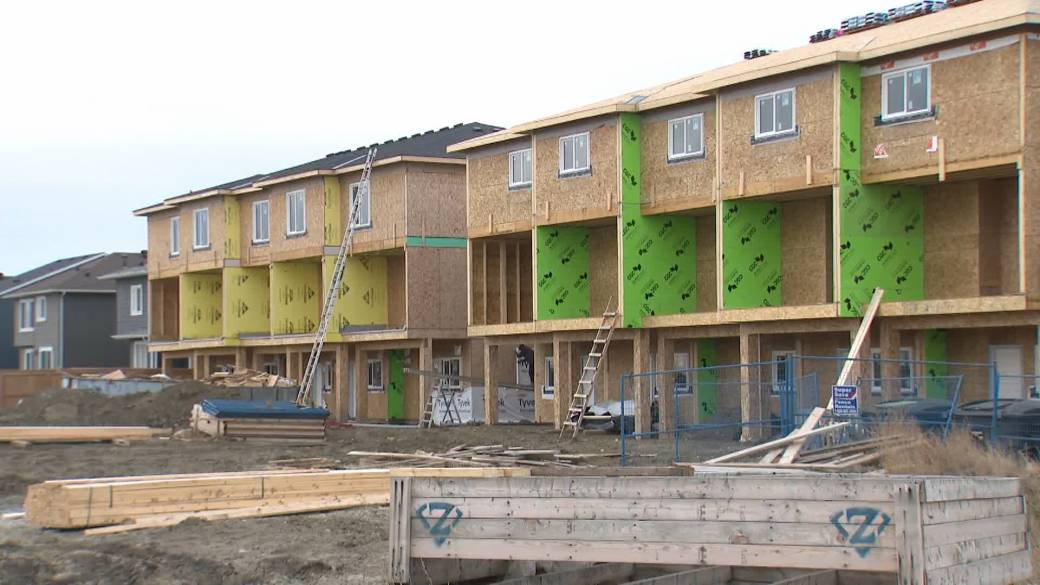 Click to play video: 'AI modeling forecasts a softening in Calgary’s sky-high housing market'
