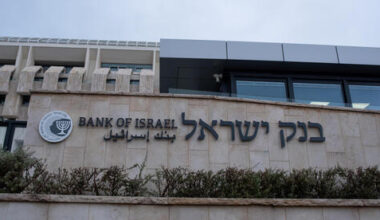 Bank of Israel holds interest rate at 4.5% as inflation eases, economy shrinks