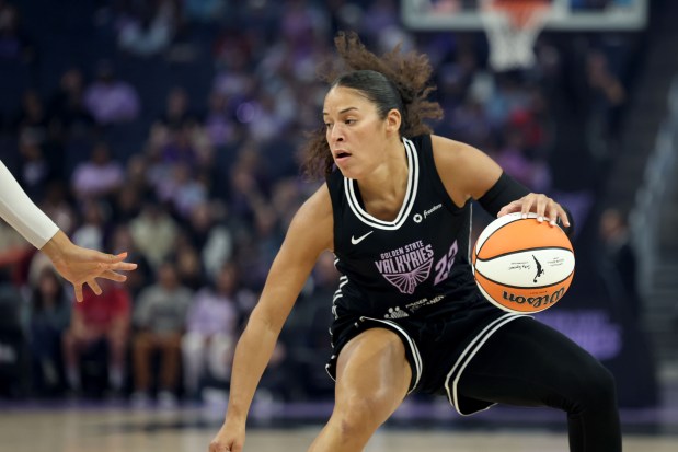 Golden State Valkyries' Veronica Burton (22) dribbles against the Phoenix Mercury in the first quarter of a WNBA game at Chase Center in San Francisco, Calif., on Tuesday, May 19, 2025. (Ray Chavez/Bay Area News Group)