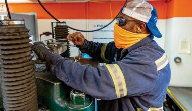 Oregon Gained State Government Workers in the Past Year While Manufacturing Ranks Fell